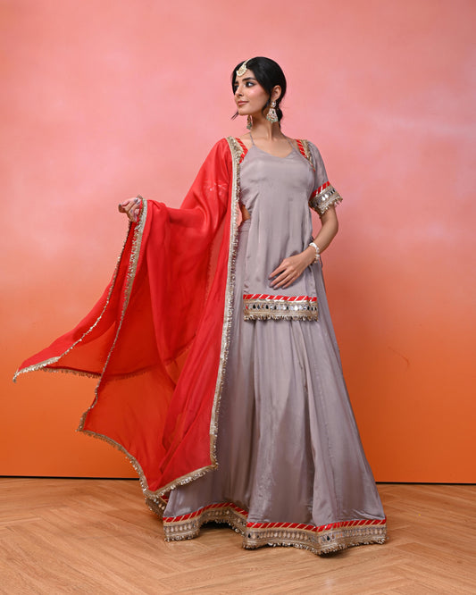 Prakriti Aaina Chinon Lehanga Set