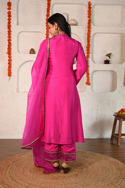 Gunita silk suit set
