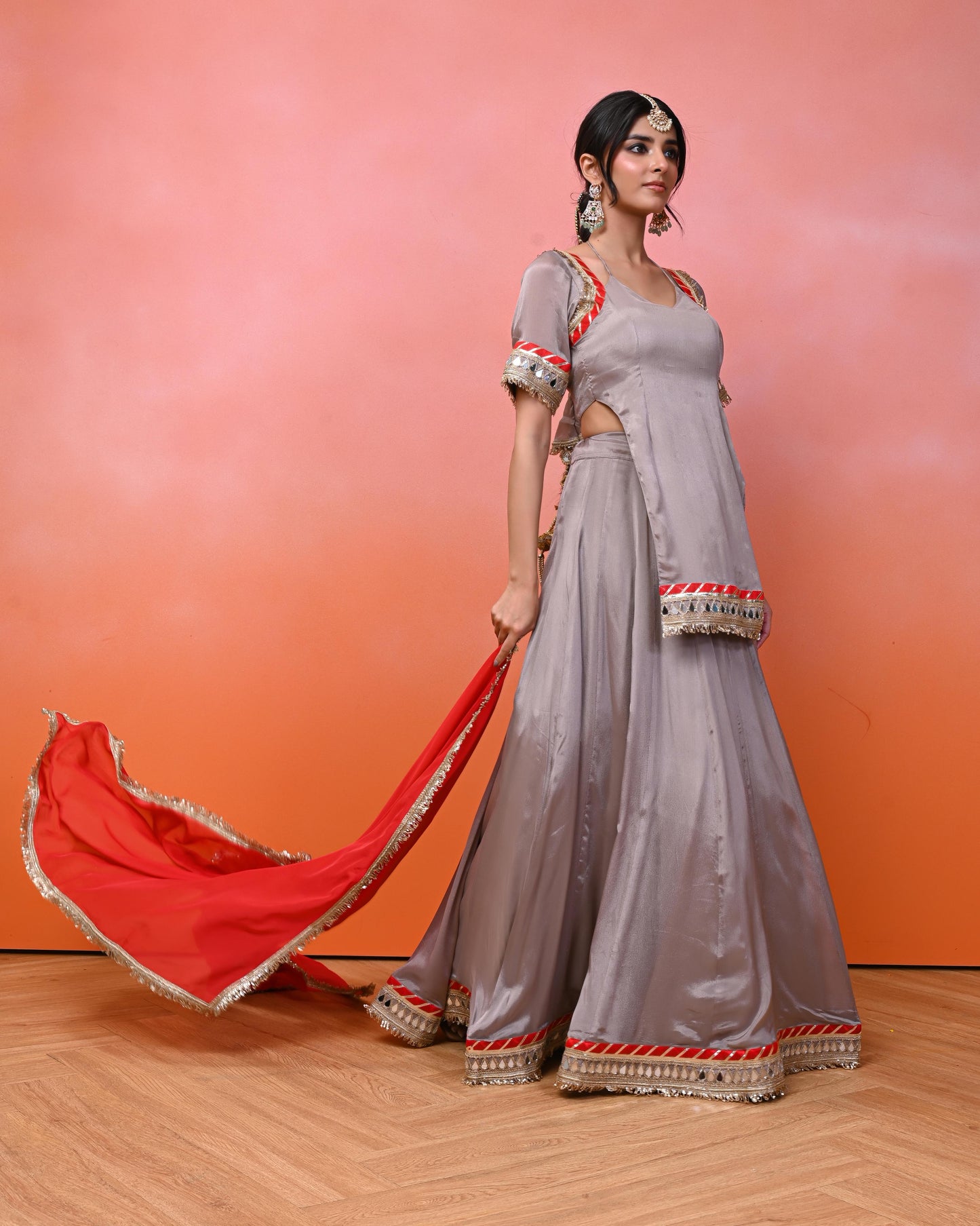 Prakriti Aaina Chinon Lehanga Set