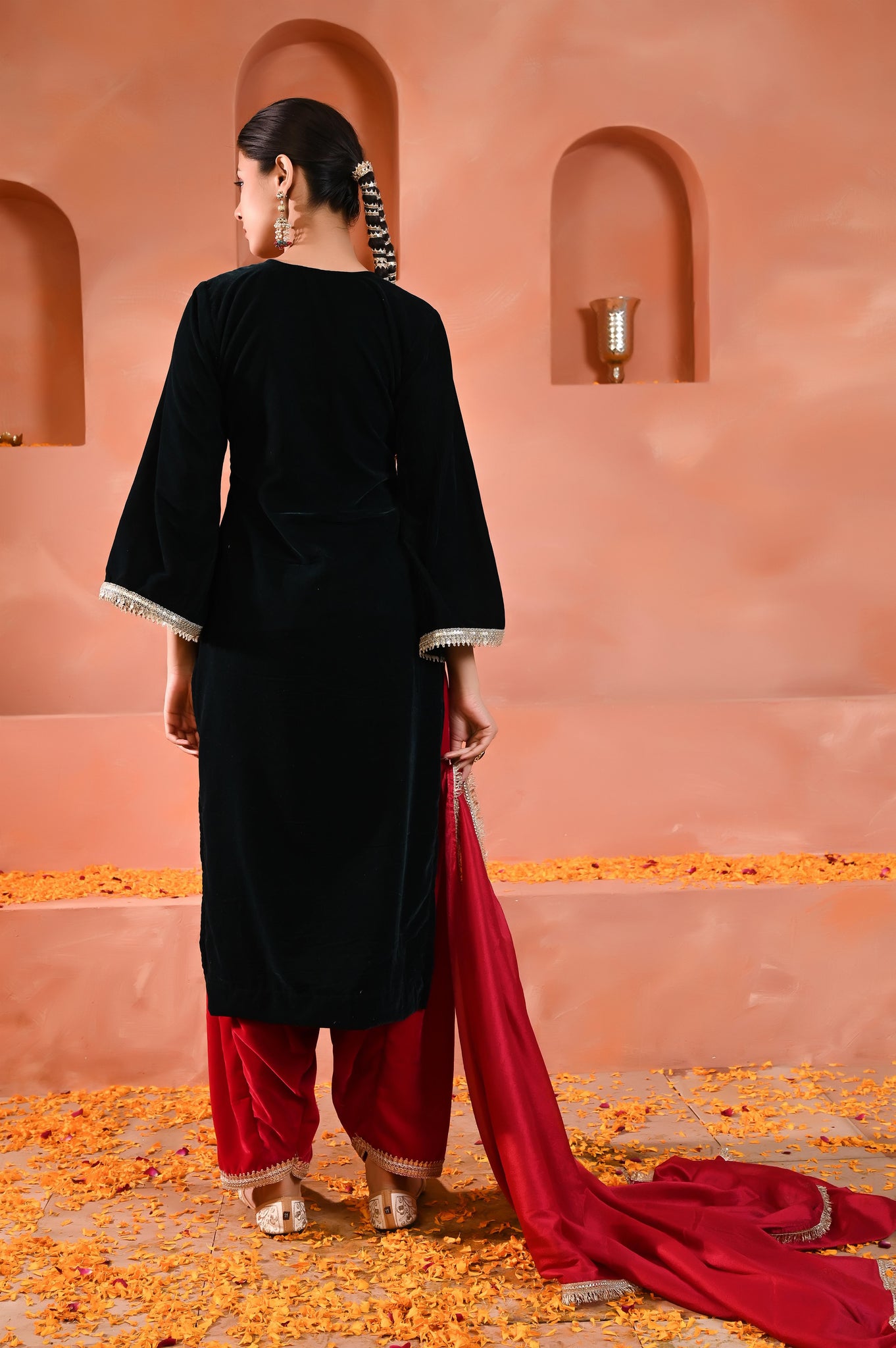 Fariha velvet kurta set